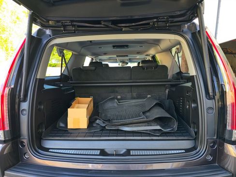 Used 2016 Cadillac Escalade ESV Luxury RWD image 38