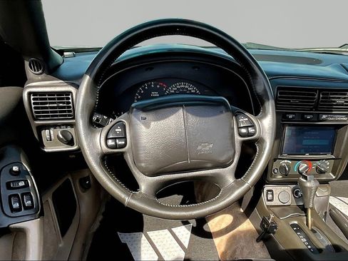 Used 2002 Chevrolet Camaro Z28 w/ Sport Appearance Pkg RWD image 8