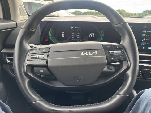 Used 2026 Kia Sportage LX FWD image 27