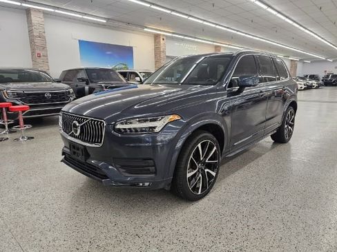 Used 2020 Volvo XC90 T6 Momentum image 1
