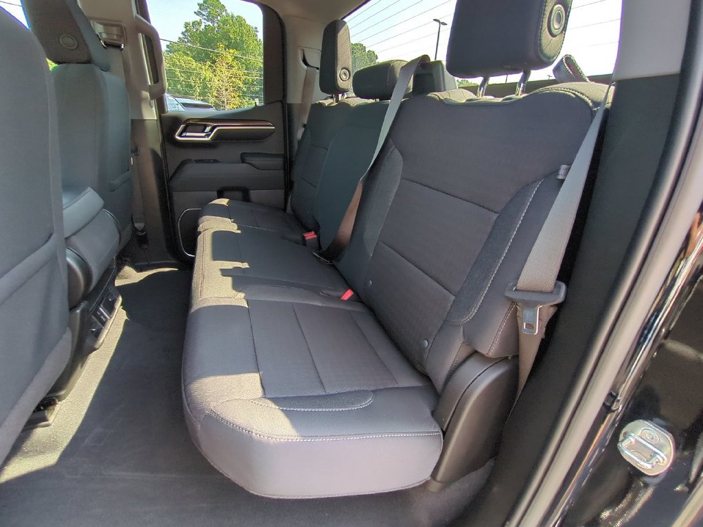 Used 2023 Chevrolet Silverado 1500 LT AWD/4WD image 13