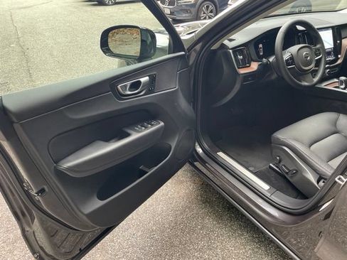 Used 2023 Volvo XC60 B5 Plus AWD/4WD image 11
