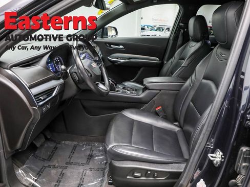 Used 2023 Cadillac XT4 Premium Luxury FWD image 14