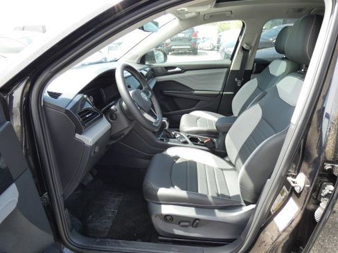 Used 2024 Volkswagen Taos SEL image 7