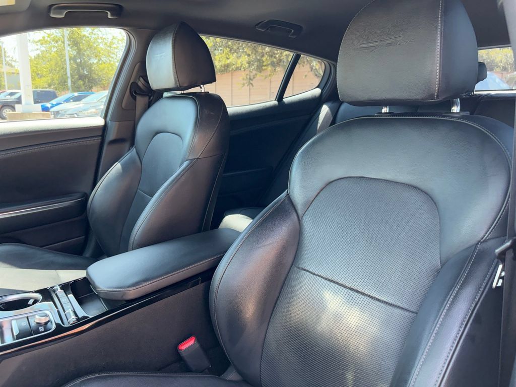 Used 2023 Kia Stinger GT-Line w/ Sun & Sound Package AWD/4WD image 10