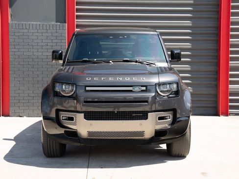 Used 2022 Land Rover Defender 110 X-Dynamic SE AWD/4WD image 3