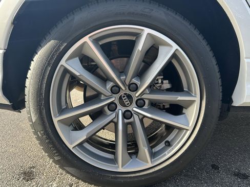 Certified 2025 Audi Q3 2.0T Premium w/ Convenience Package image 12