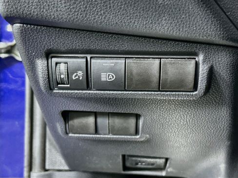 Used 2025 Toyota Corolla Cross XLE FWD image 16