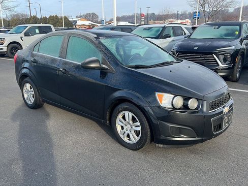 Used 2012 Chevrolet Sonic LT image 2