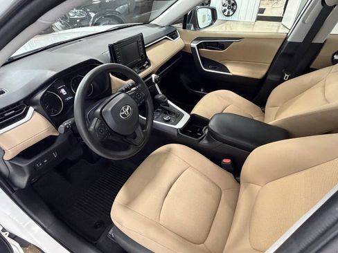 Used 2022 Toyota RAV4 LE image 3