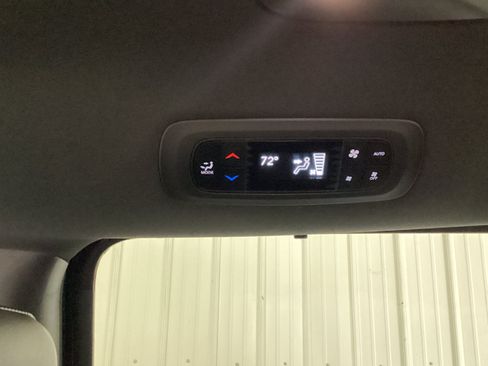 New 2027 Chrysler Pacifica Select AWD/4WD image 37