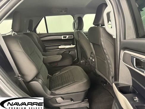 Used 2021 Ford Explorer XLT image 13