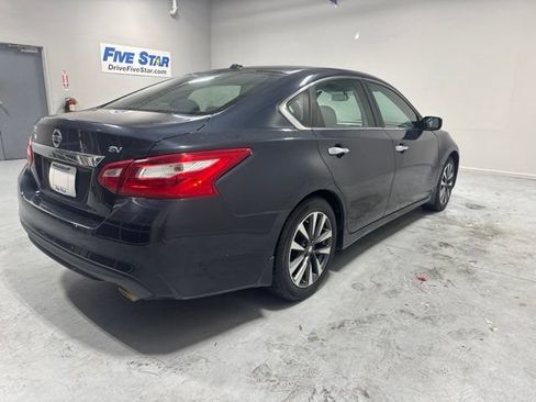 Used 2017 Nissan Altima 2.5 SV FWD image 5
