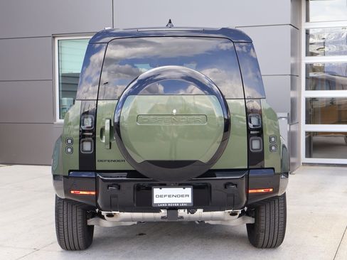 New 2026 Land Rover Defender 110 X-Dynamic SE AWD/4WD image 7