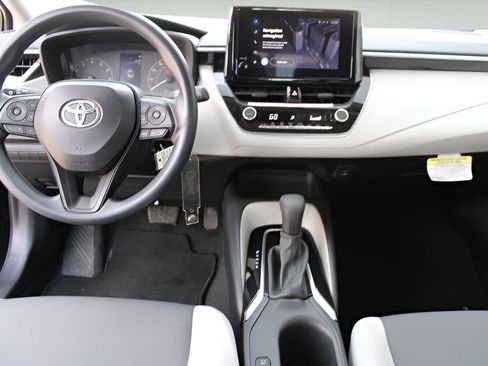 Used 2024 Toyota Corolla LE image 9