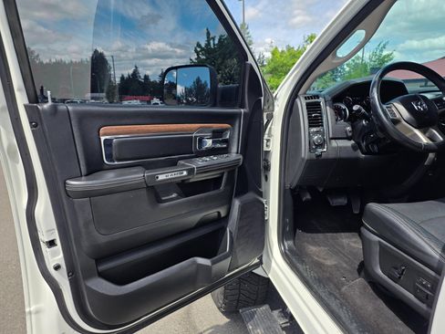 Used 2018 RAM 2500 Laramie w/ Sport Appearance Group AWD/4WD image 22