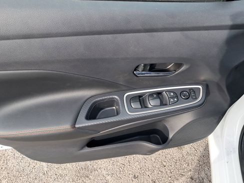 New 2025 Nissan Versa SR w/ Trunk Package image 11