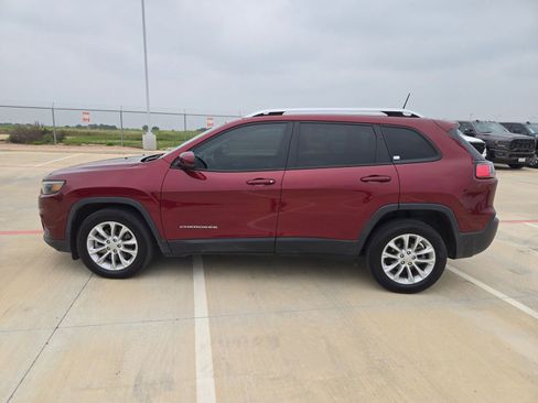 Used 2021 Jeep Cherokee Latitude FWD image 6