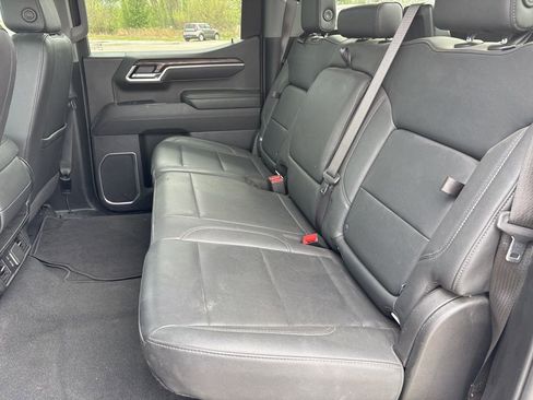 Used 2025 GMC Sierra 1500 SLT image 15