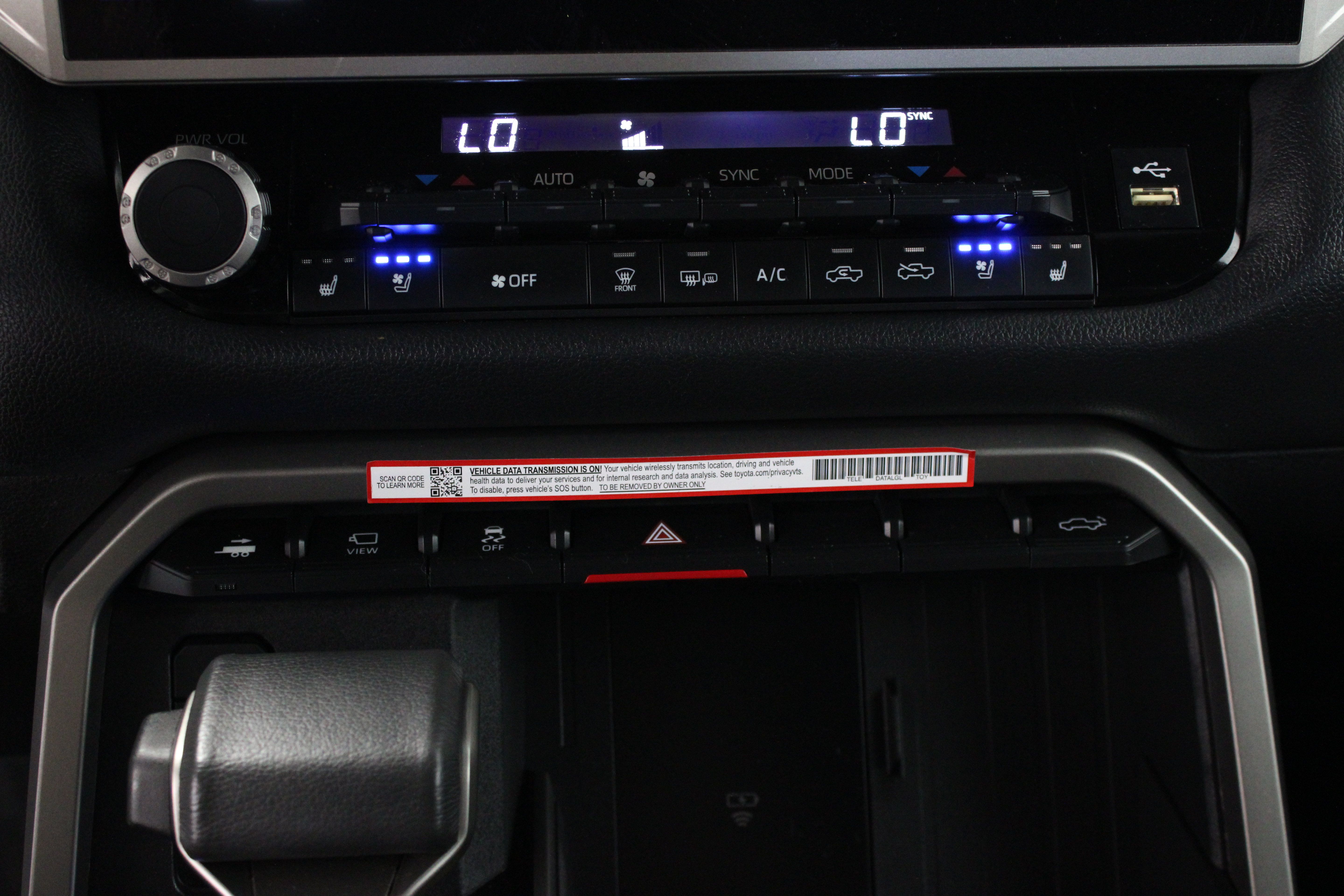 Used 2025 Toyota Tundra Limited AWD/4WD image 21