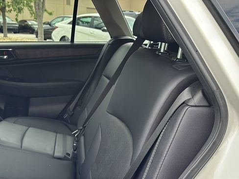 Used 2018 Subaru Outback 3.6R Limited AWD/4WD image 28