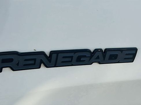 Certified 2022 Jeep Renegade Altitude w/ Sun/Sound Group image 28