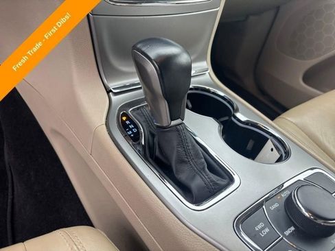 Used 2018 Jeep Grand Cherokee Limited image 19