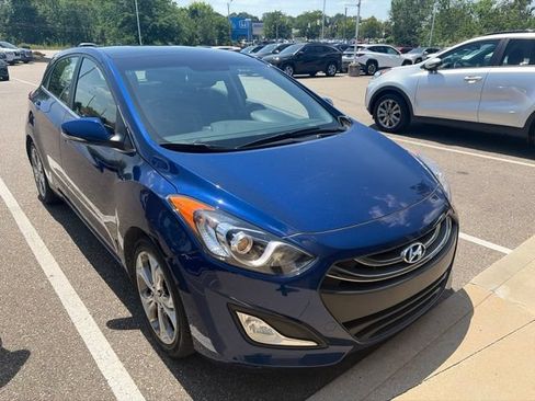 Used 2013 Hyundai Elantra GT w/ Style Pkg FWD image 2