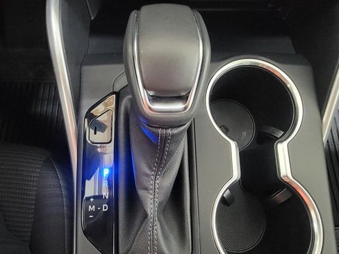 Used 2025 Toyota Highlander LE image 18