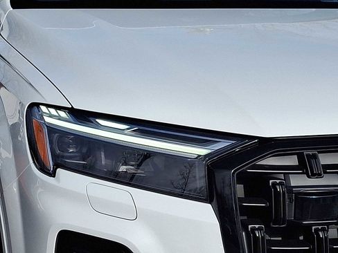 Certified 2025 Audi Q7 2.0T Premium w/ Convenience Plus Package image 28
