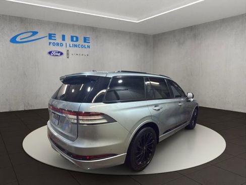 Used 2024 Lincoln Aviator Reserve w/ Jet Package AWD/4WD image 10