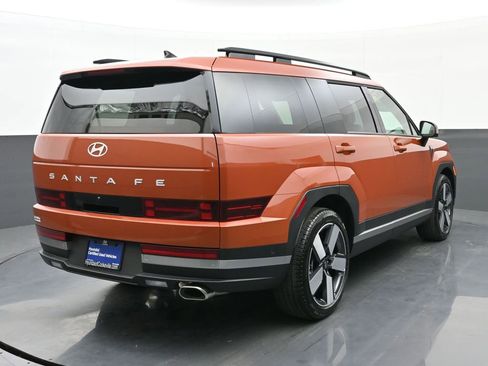 Used 2025 Hyundai Santa Fe Limited FWD image 4