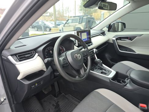 Used 2024 Toyota RAV4 XLE image 23