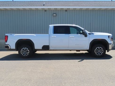 Used 2024 GMC Sierra 3500 SLE w/ SLE Convenience Package AWD/4WD image 3