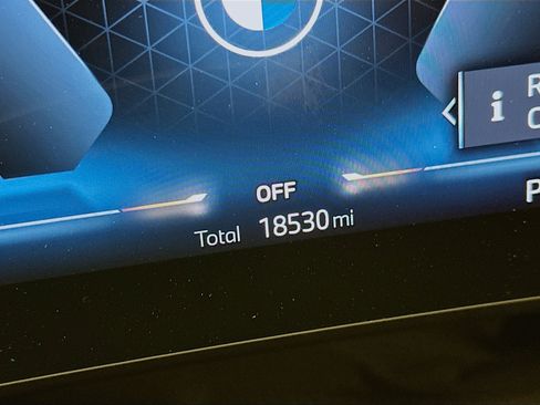 Used 2025 BMW X2 xDrive28i AWD/4WD image 19