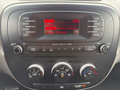 Used 2015 Kia Soul image 38