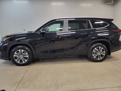 Used 2024 Toyota Highlander XLE
