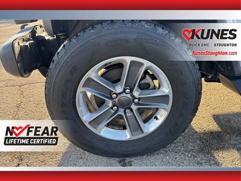 Used 2021 Jeep Wrangler Unlimited Sahara w/ Uconnect 4C Nav & Sound Group AWD/4WD image 16