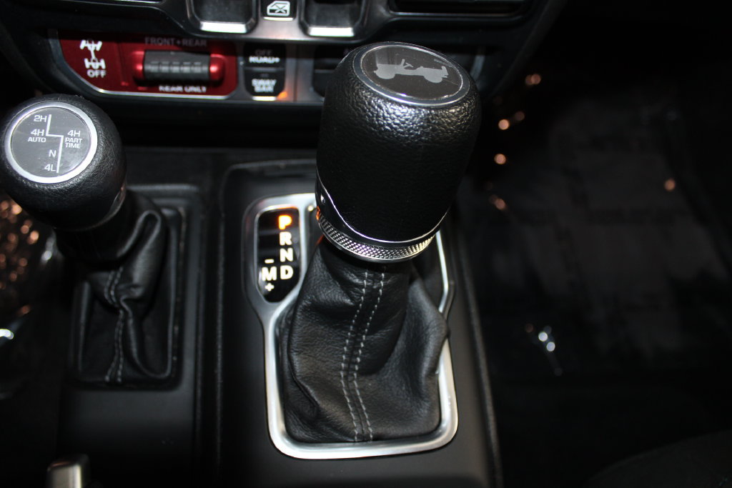 Used 2024 Jeep Wrangler Unlimited Rubicon 4xe AWD/4WD image 43