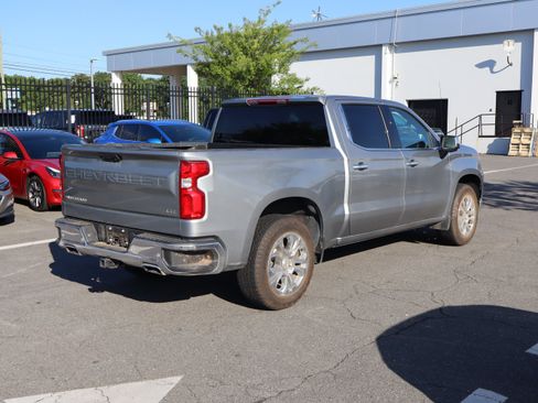 Used 2024 Chevrolet Silverado 1500 LTZ w/ Z71 Off-Road Package AWD/4WD image 10