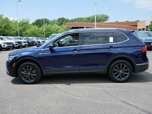 Used 2023 Volkswagen Tiguan SE AWD/4WD image 4