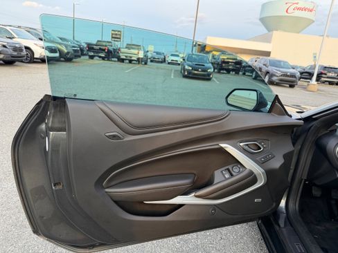 Used 2017 Chevrolet Camaro SS image 11