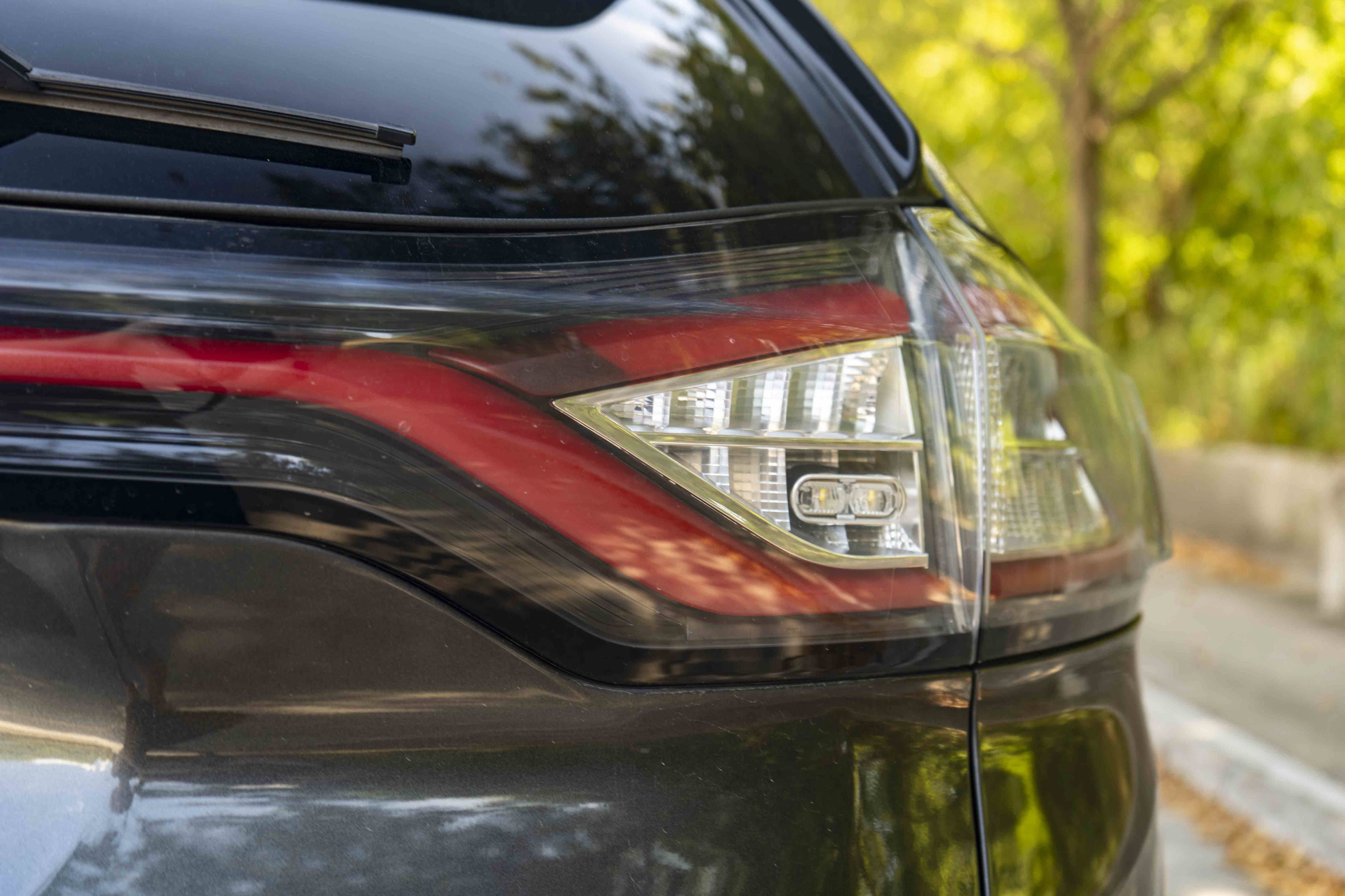 Used 2018 Ford Edge SEL FWD image 13