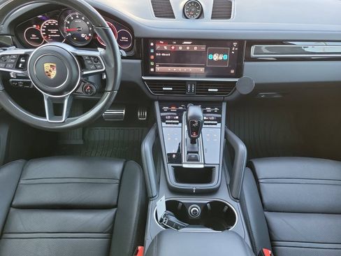 Certified 2022 Porsche Cayenne GTS AWD/4WD image 22