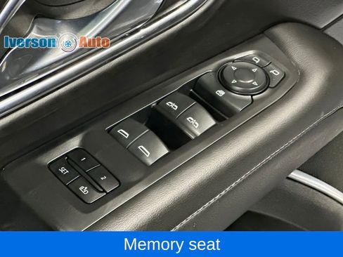 Used 2023 Chevrolet Suburban LT image 17