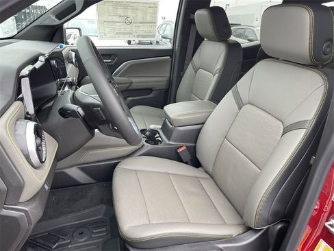 New 2026 Chevrolet Colorado ZR2 image 11