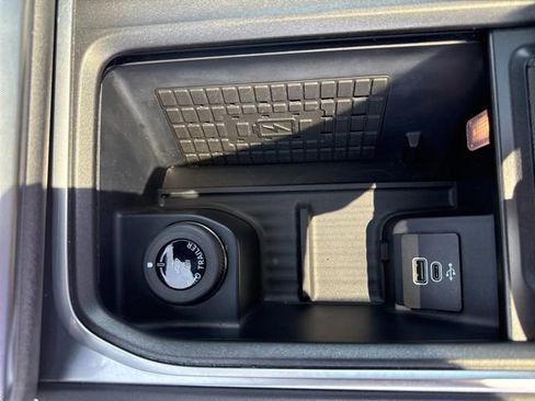 Used 2025 Ford Expedition Tremor AWD/4WD image 33