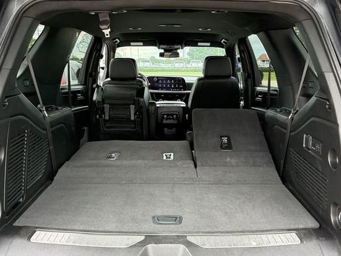 Used 2025 Chevrolet Tahoe Premier AWD/4WD image 25
