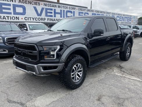 Used 2018 Ford F150 Raptor w/ Equipment Group 802A Luxury image 2