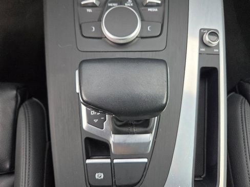 Used 2020 Audi Q5 2.0T Premium w/ Titanium Sport Package image 24